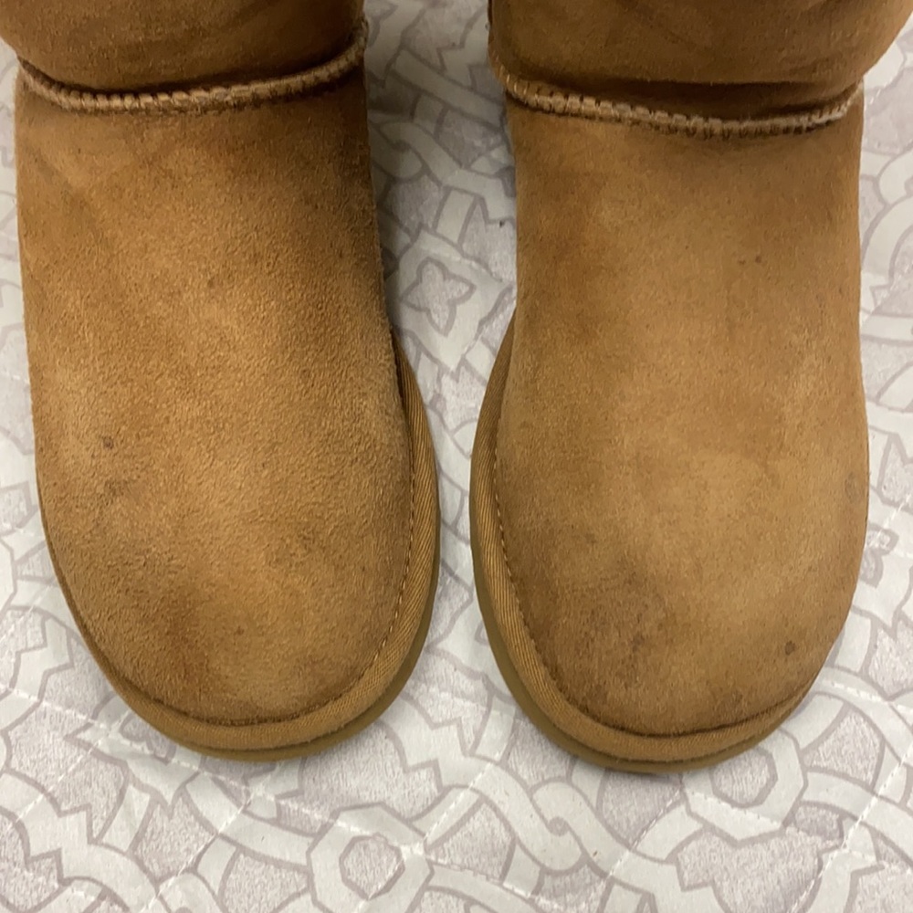 Ugg Bailey Boots. Size 7 - Picture 12 of 13